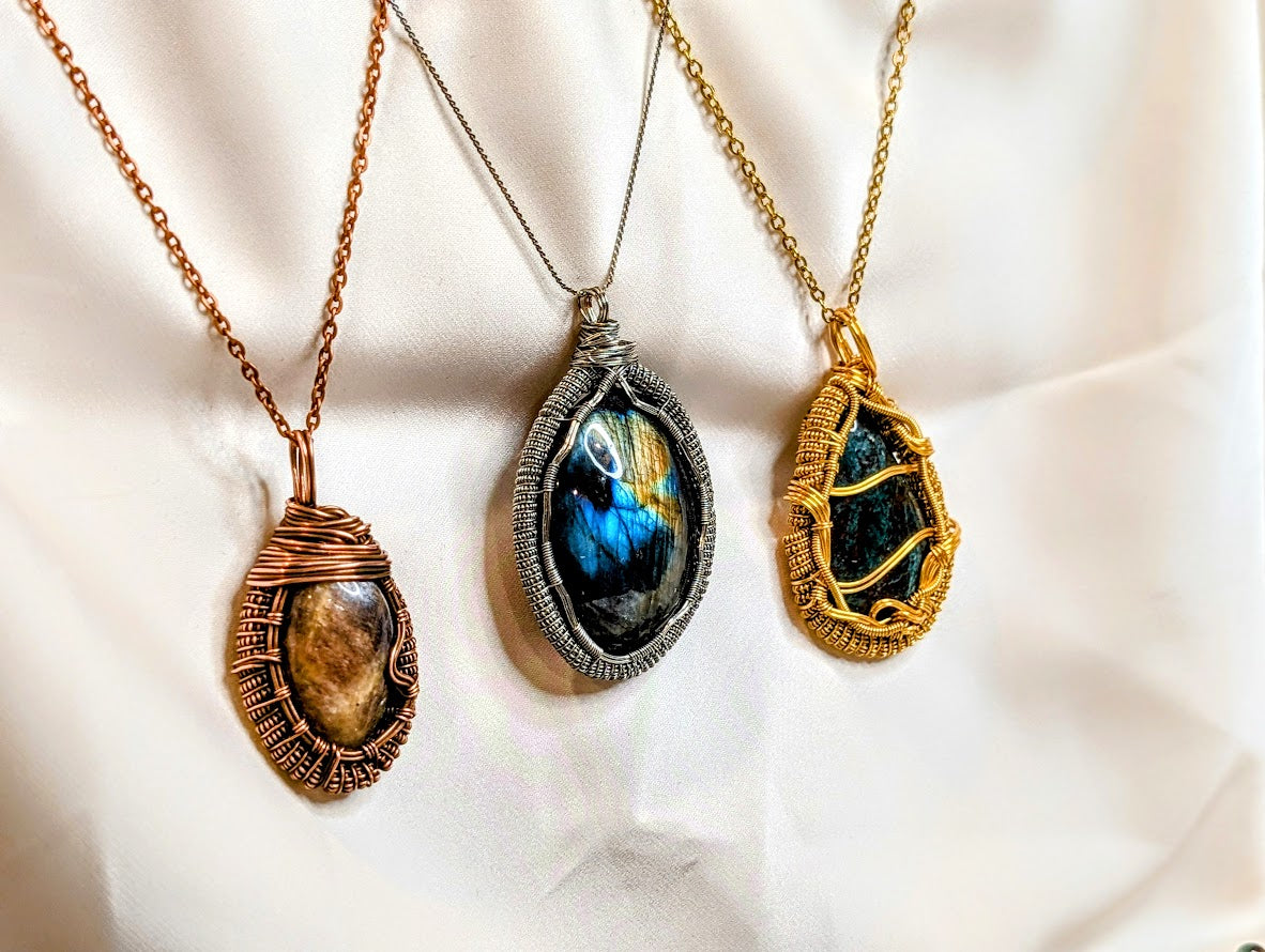 Necklaces & Pendants