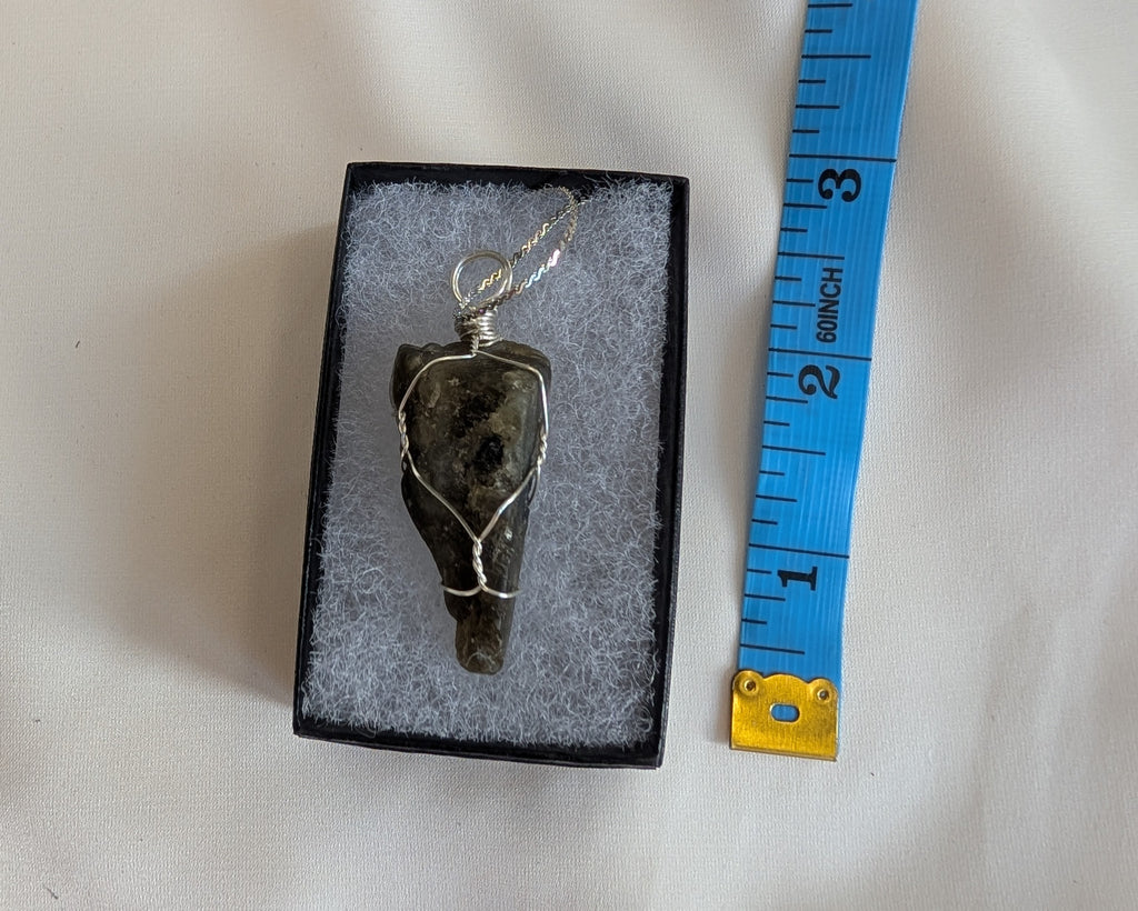 Labradorite crystal necklace (chain included)