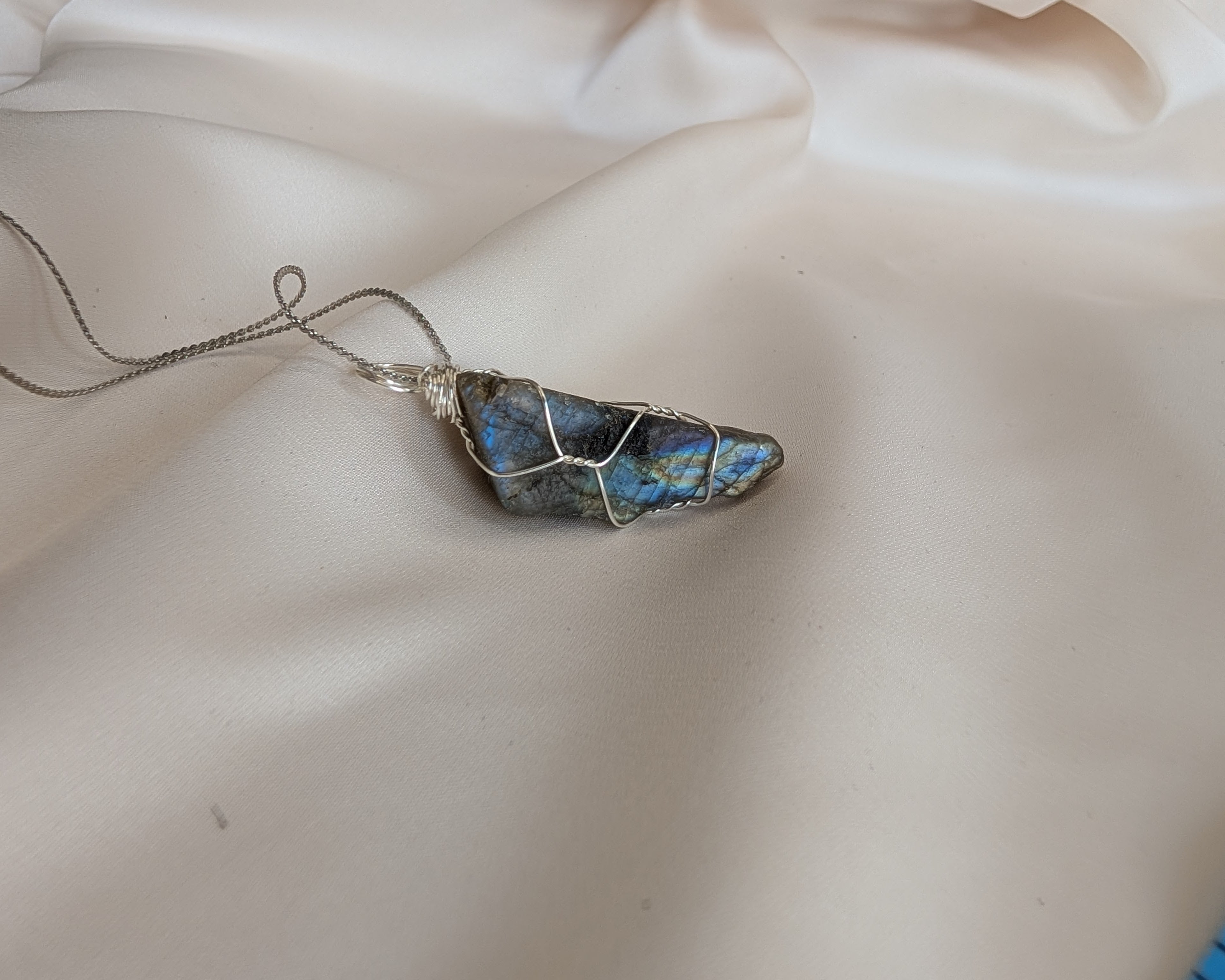 Labradorite crystal necklace (chain included)