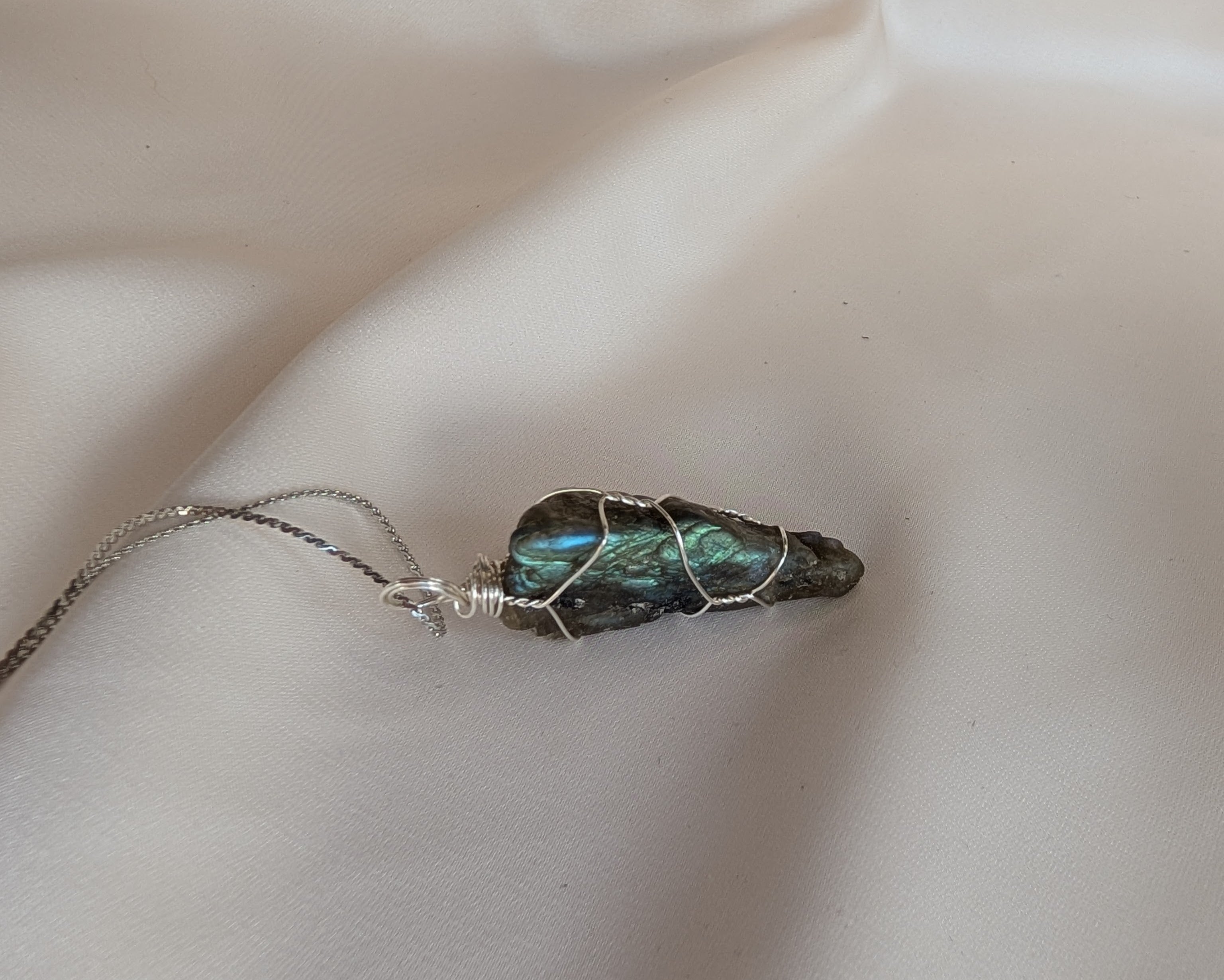 Labradorite crystal necklace (chain included)