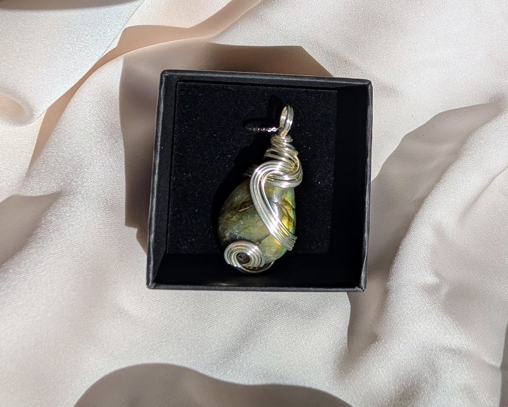 Labradorite Necklace Pendant