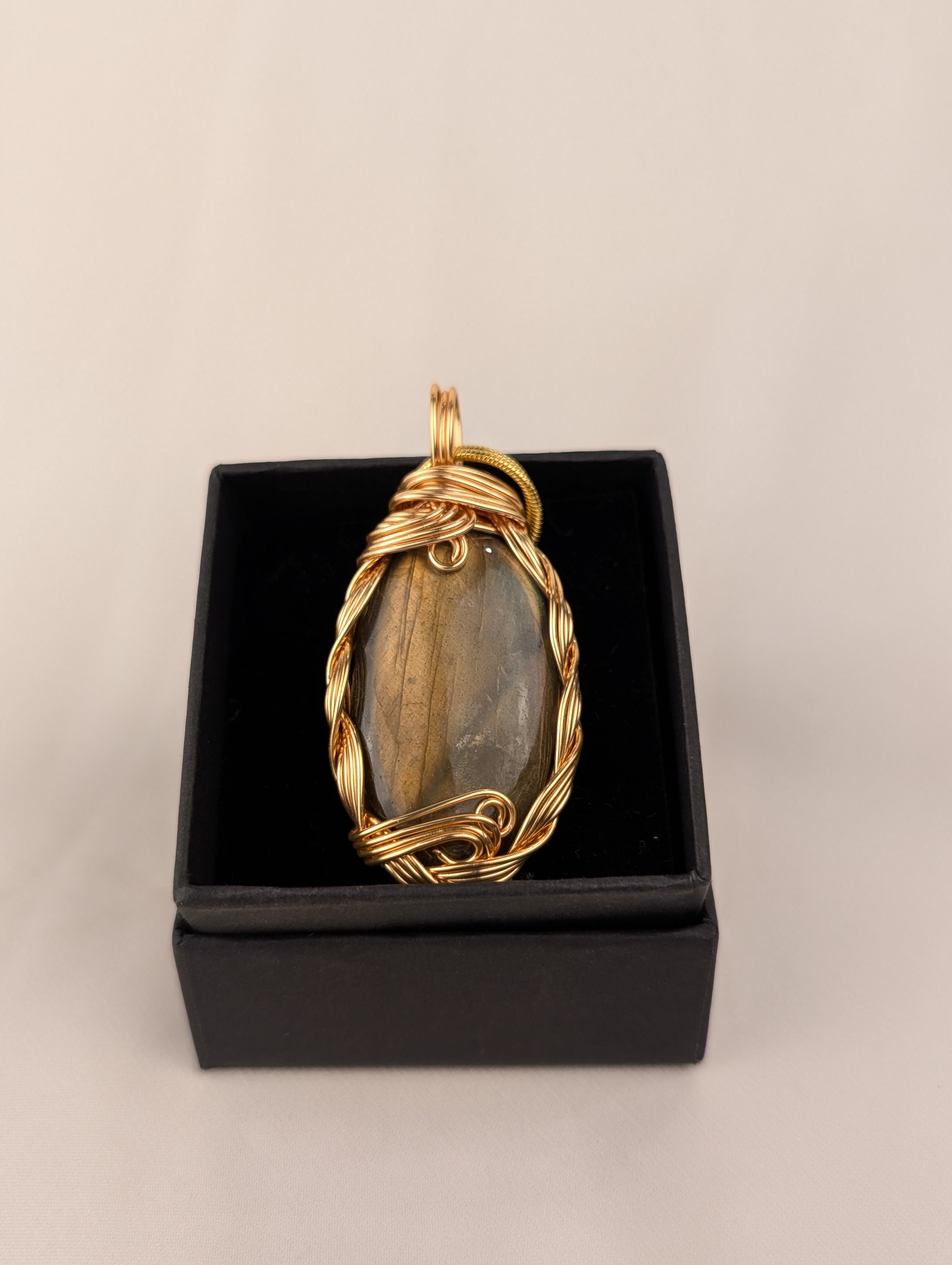 Golden Reflection Labradorite Pendant