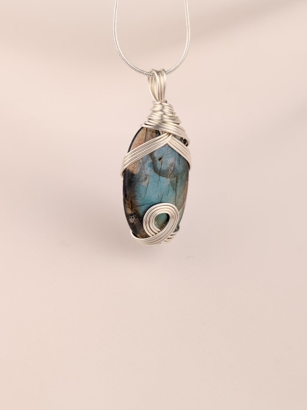 Silver-plated Labradorite Pendant